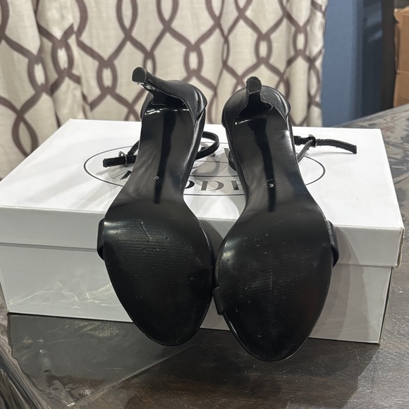 Steve Madden Black Open-Toe Ankle-Strap Heeled Sandals - Picture 6 of 6